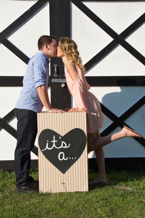 queenandlionhearted:  lunalovegouda:  imyourhuckleeberry:  Yesssss  this is the kind of content i’m here for  The only gender-reveal I care about 