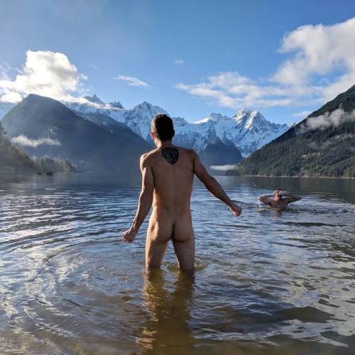 naturalswimmingspirit: bluntnotdull #winterdip &amp; #cutebutts