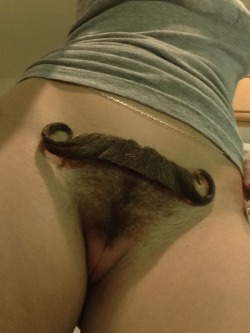 missdanidaniels:  #dailybush - free mustache rides!   Rofl, i couldn&rsquo;t help myself