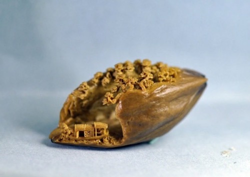 chinese cultural heritage | microscopic carvings on nut shell via 中国设计品牌中心