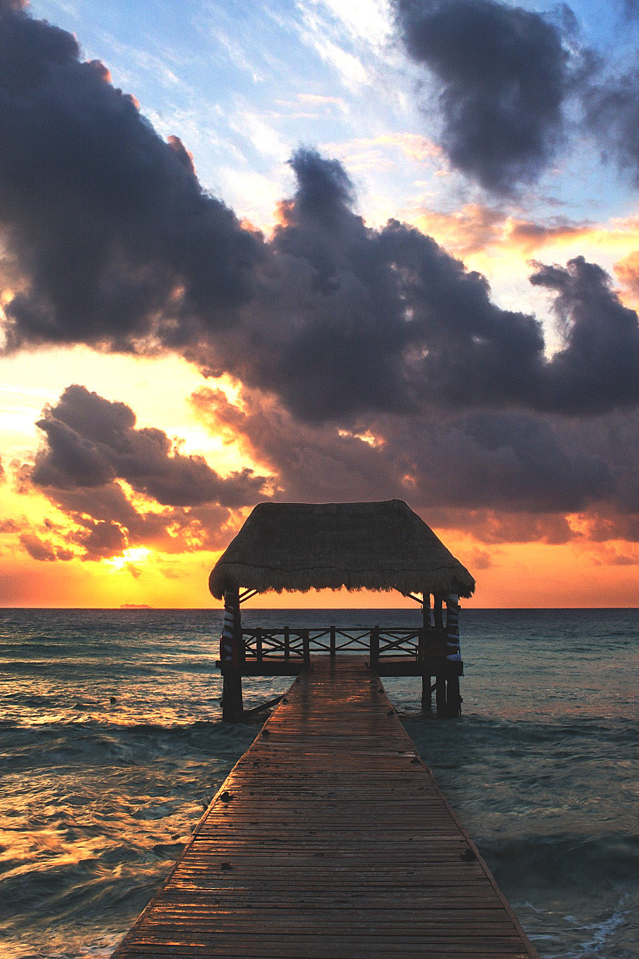 wavemotions:  Sun at Playa del Carmen