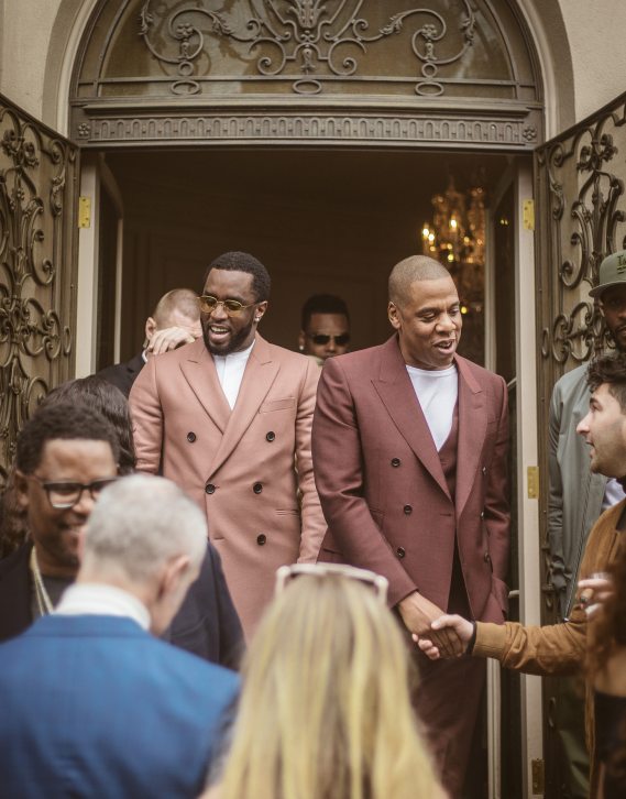 sooskybound: aintnojigga:   Jay Z and Diddy made a grand entrance together at the