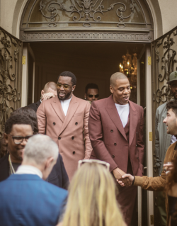 Sooskybound: Aintnojigga:   Jay Z And Diddy Made A Grand Entrance Together At The