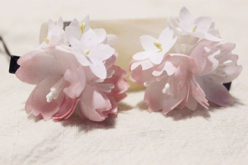 fouryearsofshades: 木花苑 Flower hair accessories for traditional Chinese hanfu.