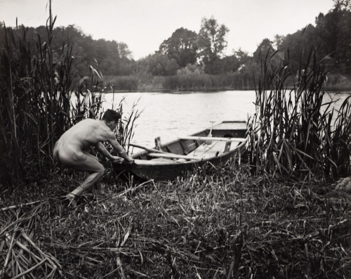 beyond-the-pale:André Kertész (1894-1985) A pair of photographs of Eugenio Kertész