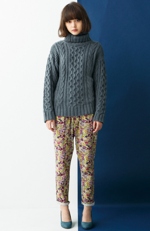 (via haco. [ハコ]｜LIBERTY PRINT for haco.　らくちんおしゃれなカットソーサルエルパンツ｜フェリシモ) 玉城ティナ