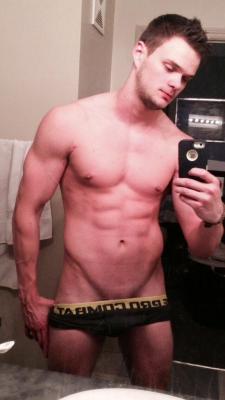 dante-dfw:  instaguys:  Guys with iPhones