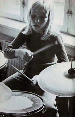 modrules: sixties drummer girl 