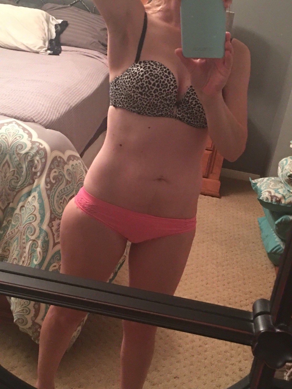 amateurs-now-famous:  namedselfies:Katie Henderson Happily reblogged by https://amateurs-now-famous.tumblr.com