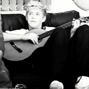 nouisaf-deactivated20200920:  Niall Horan and his guitars. 