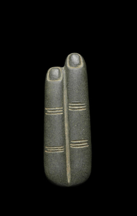 picard-schreckensberger:An Egyptian green schist two fingers amulet. Late Dynastic Period, circa 664