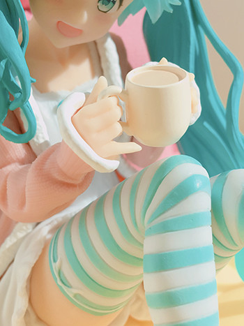 Today’s Vocaloid Figure of the Day is:Hatsune Miku Original Shifuku Ver. Prize Figure by Taito !