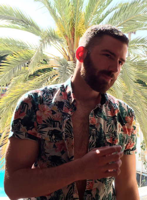 furrypty:  Indulge your senses with the beauty of the male shapes!