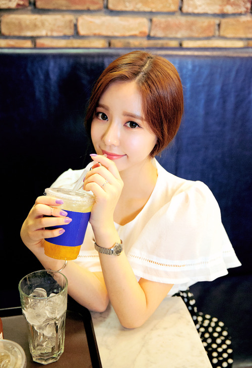 korean-dreams-girls:  JungYeon - June 24, 2014 Set