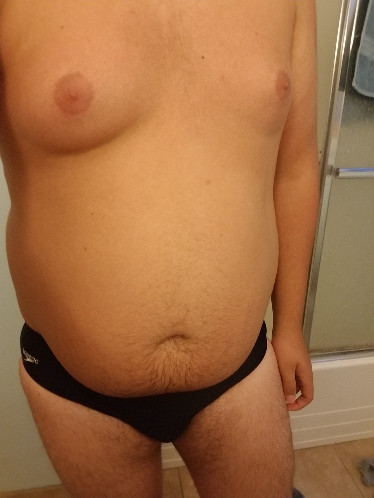 fatty-wannabe:  Pre-morning swim practice fat Friday posts.  The suit totally still