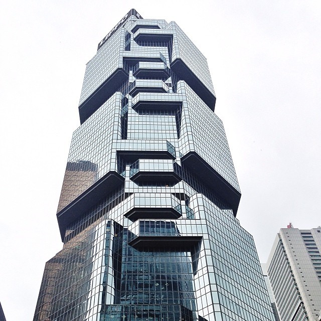 The Lippo Centre or “Climbing Koala” by Paul Rudolph in Hong Kong (1988) #architecture #archdaily #instagood #hongkong #iphonesia #paulrudolph (at Lippo Centre 力寶中心)