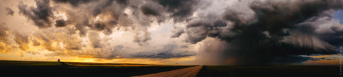 lensblr-network:  it’s pano time again. looking through my archives to find good photos worth printing and found a bunch more panorama’s. some amazing alberta skies right there. photo by i.m. ruzz  (thisherelight.com)