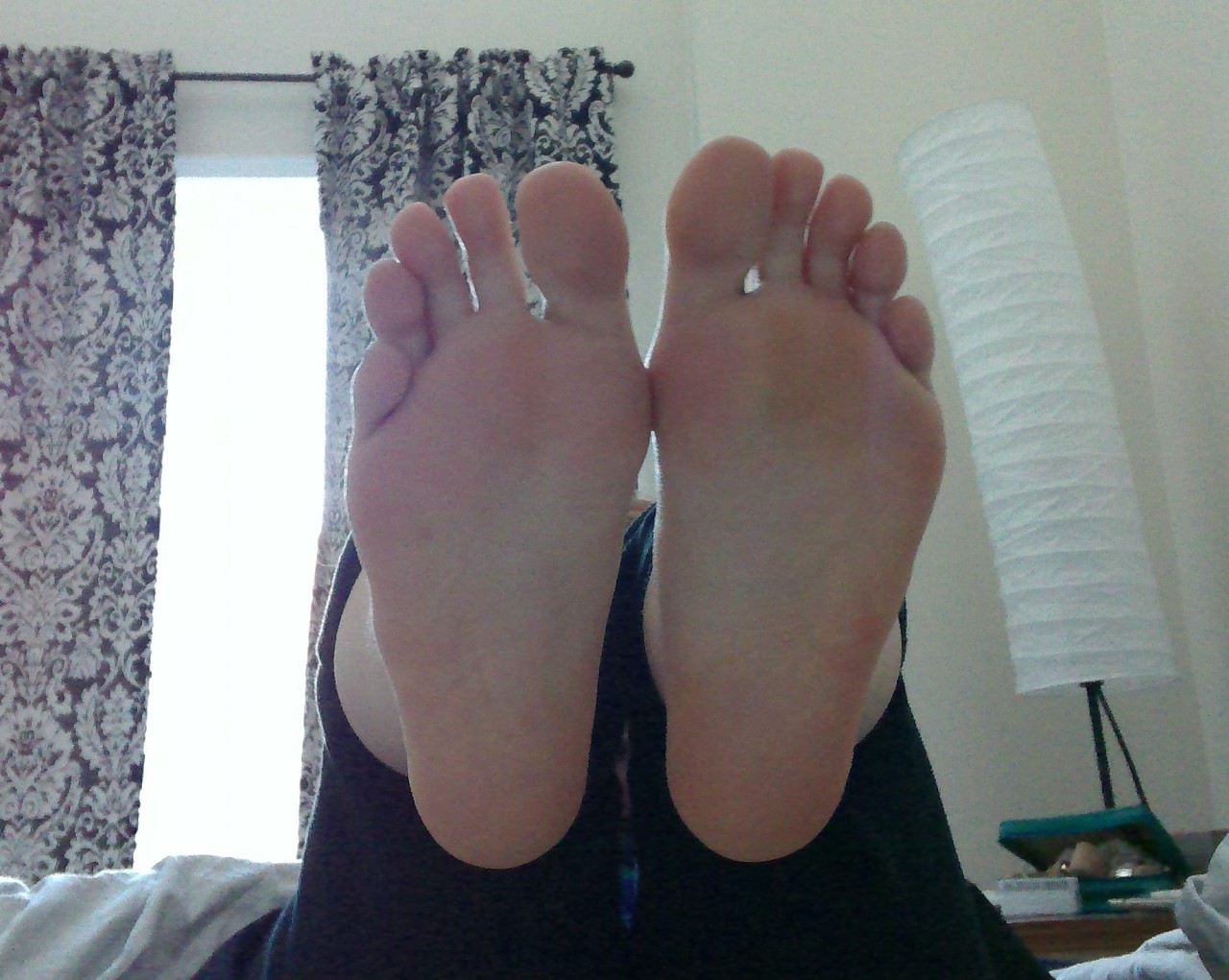 karla-roses:Can someone please give me an after work foot rub? I love you long time. 