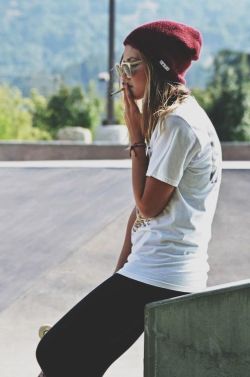 casanovarenata:  Urban girl | via Tumblr on We Heart It. 