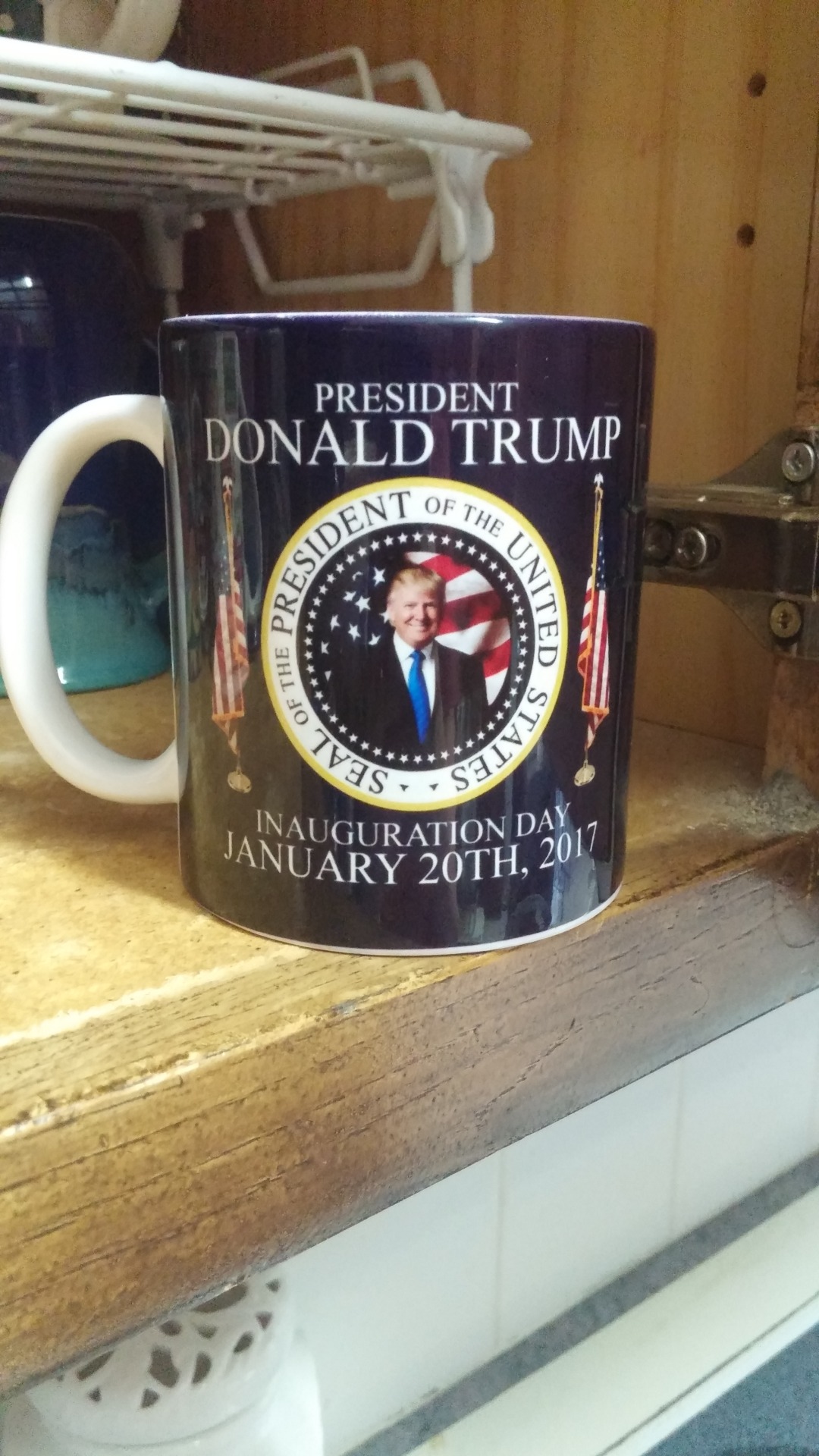 umaru-does-stuff:  umaru-does-stuff:  This is my Dad’s Donald Trump coffee mug