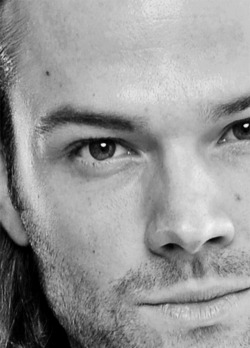 wellcometothedarkside:  Jared Padalecki  {19th Annual Critics' Choice Movie Awards (Portrait)}       