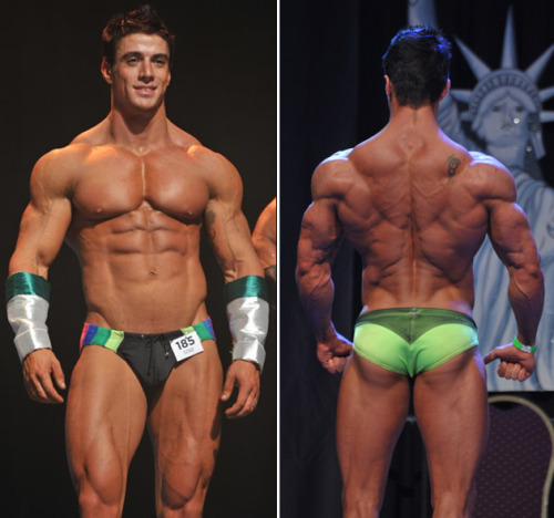 manrumpsxxx:  trimmedandtoned:  http://www.trimmedandtoned.com/jaco-de-bruyn-interview-ripped-fitness-model-jaco-talks-with-tt  Oh wow ;) 