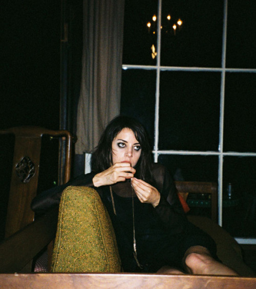 Aubrey Plaza is the goth babe who isn’t trying