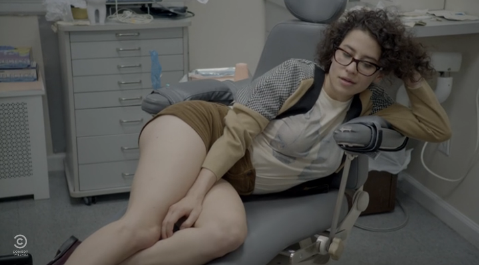 cinemashawty:  P*$$Y WEED, Broad City (Season 1, Episode 2) Dir: John Lee DoP: Steven