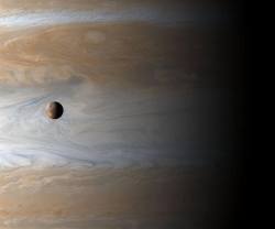 the-wolf-and-moon:  Io and Jupiter 