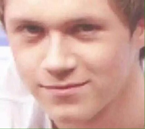 Why can’t Niall look at me this way