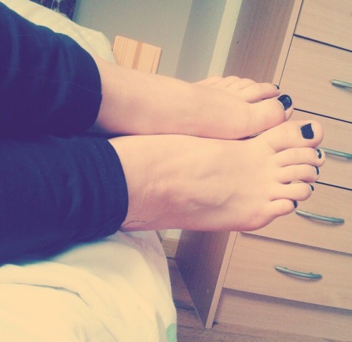 -naturesninja:  My feet