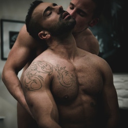 gayrotix:  gaymalelove:  love   Follow me