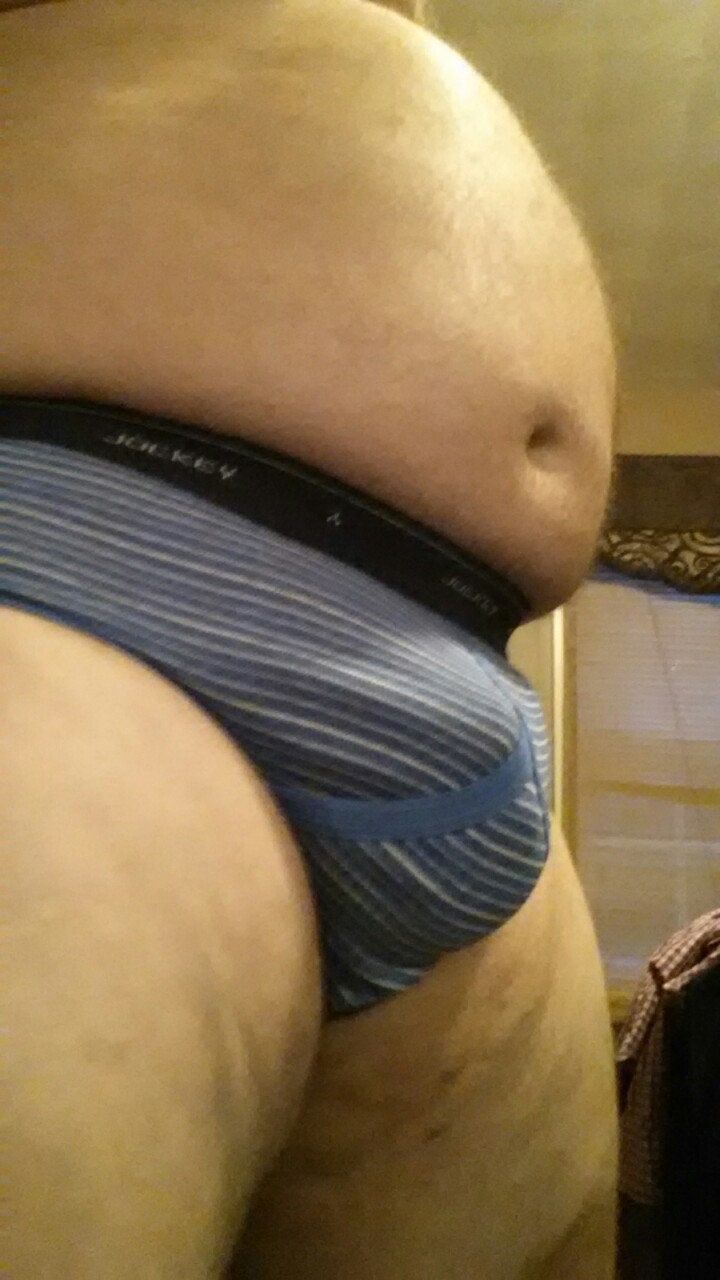 megabaerchen:  kayoshin:  boxermann:  Jockey low rise briefs today  Nice man   Geiler
