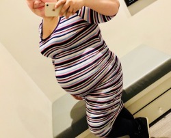 preggoalways:  Stripes and a belly