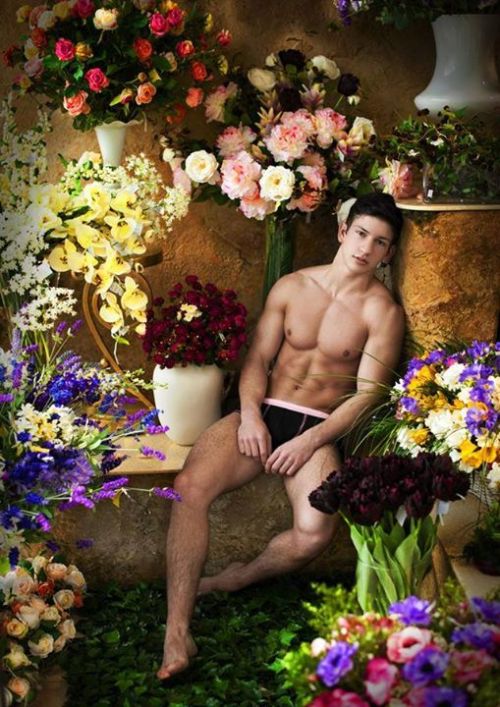 completelyfine:  Over 40,000 followers.  Thanks for being one! http://completelyfine.tumblr.com/  