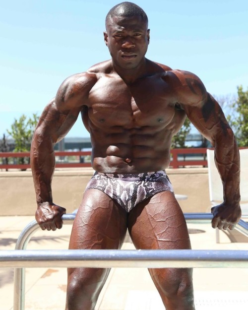 A little bit of Sexy dark chocolate! Follow http://thickchocolatecity.tumblr.com for more!