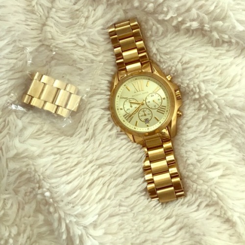 I just added this listing on Poshmark: Michael Kors gold watch unisex. poshmark.com/listing/