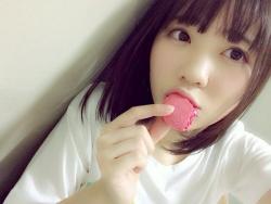 hakatayossha:  my lovely Piichan and her habit lol cutest ! 