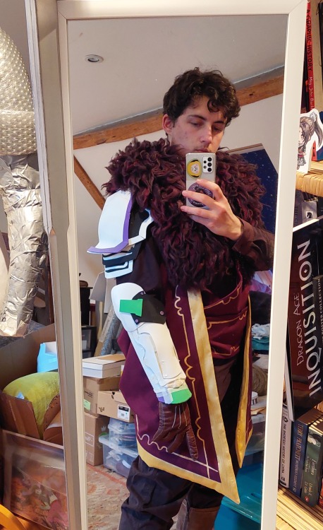 Took a cosplay break for a couple months but I’ve gotten back to my Cullen Rutherford WIP. Las