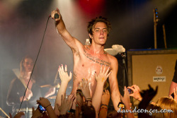 f-o-u-r-s-t-r-i-n-g-s:  ineedtofindmywaybacktothestart:  The Maine at El Corazon by davidconger.com on Flickr.  Band members/music blog 