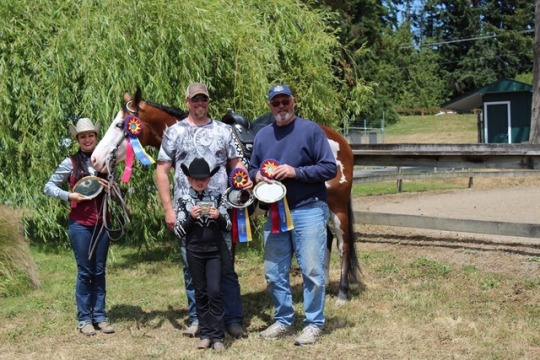 Went out and took some pics today of one of my amazing friends and her step daughter showing her horse ( they’ve actually been in a magazine recently). She took the overall show and got a buckle and her little got her first show buckle! ( at 7!!) both