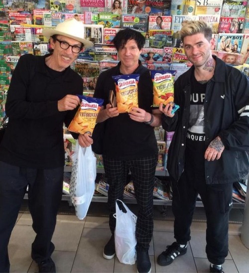 votedmostlikelytofail:  Ron, Russell and Paul getting ready for tonight’s show at Festival Baž