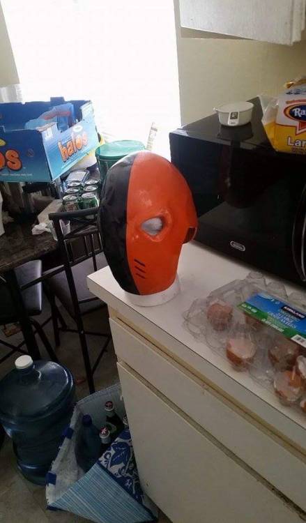 I made my friend a #deathstroke mask for secret santa. I was too poor to pay someone else to do it s