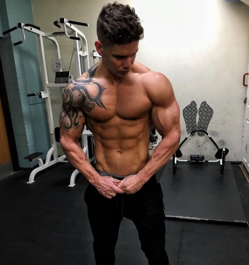 hotstudsdaily:  Luke Hayes