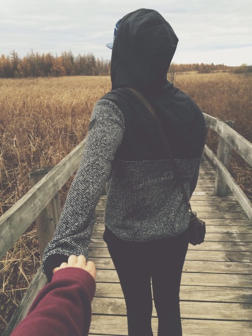 oldhabitsdieharddd:  lsiri045:  And this is where our spontaneous drive lead us  I love our life ✌️❤️