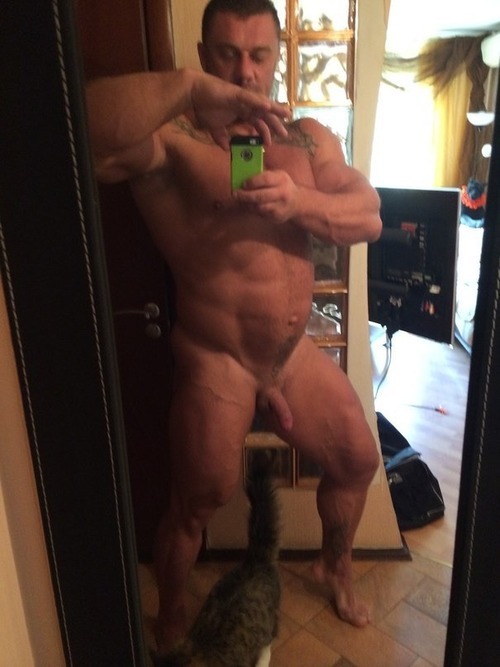 chicagom4m:  If you like pictures and video’s with sexy men like this, follow me at http://www.chicagom4m.tumblr.com 12,500+ followers and 18,000+ images/video clips in the archives Guys who I find SEXY and videos that excite 
