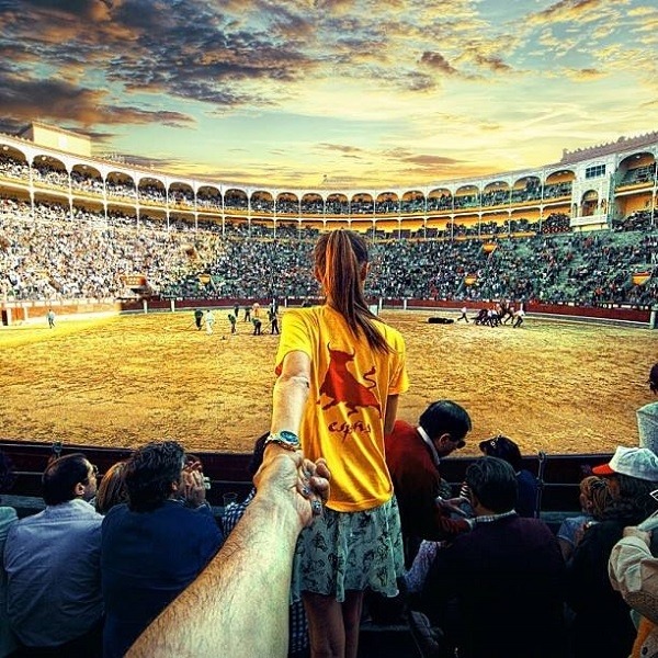 skape-arts:  the idea is aesthetically beautiful. love takes you to anywhere.  