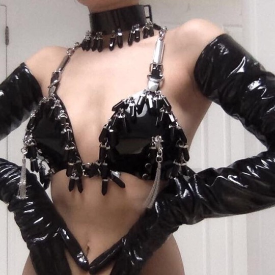 gothgirlyy:  