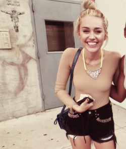 unokay:  miley ♡ 