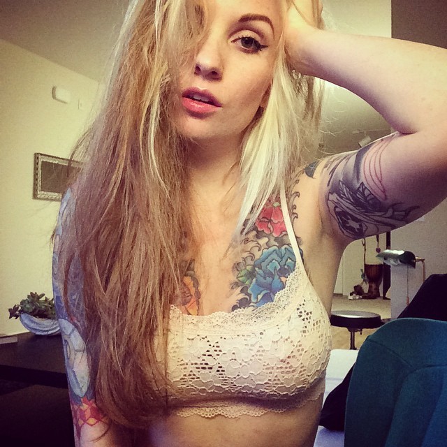 bad-eldud:  Overly sexual selfie pre-stream. Feeling low energy so come entertain